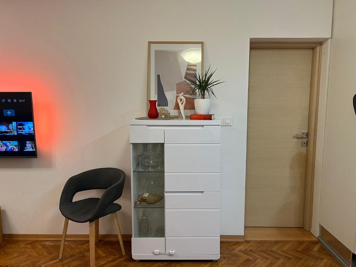 Mm Split Apartment - 5 Min By Car To The Beach & City Center - Free Public Parking Eksteriør bilde