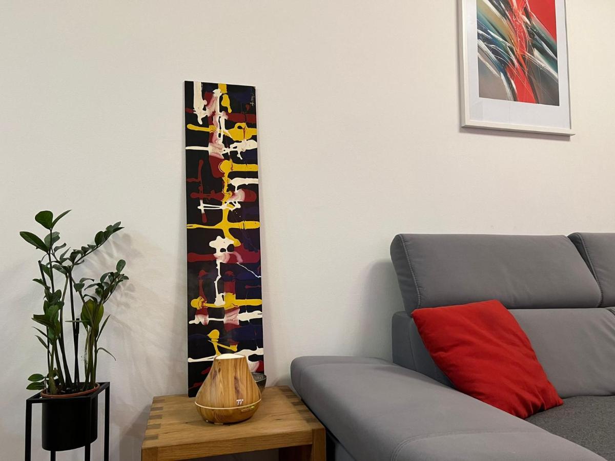 Mm Split Apartment - 5 Min By Car To The Beach & City Center - Free Public Parking Eksteriør bilde