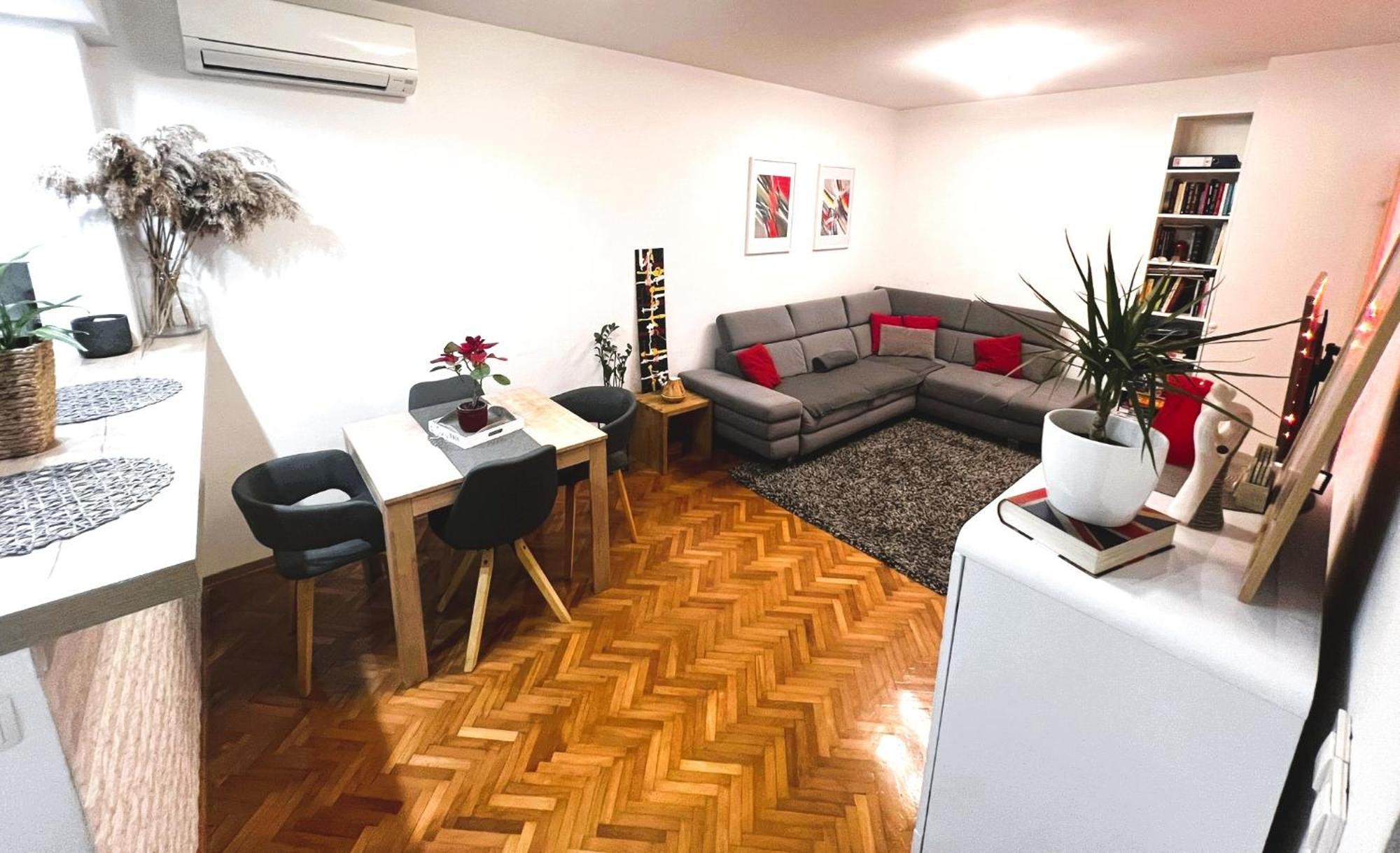 Mm Split Apartment - 5 Min By Car To The Beach & City Center - Free Public Parking Eksteriør bilde